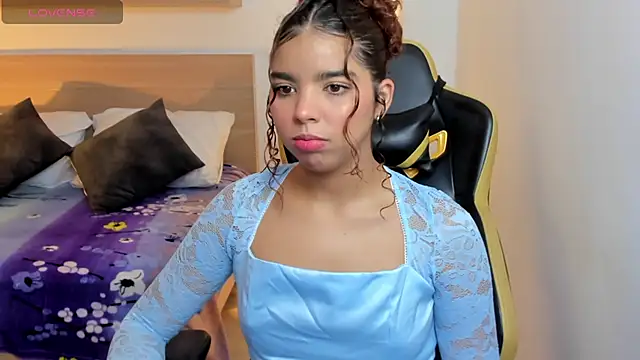 aurora rodriguez online show from 02.13.25