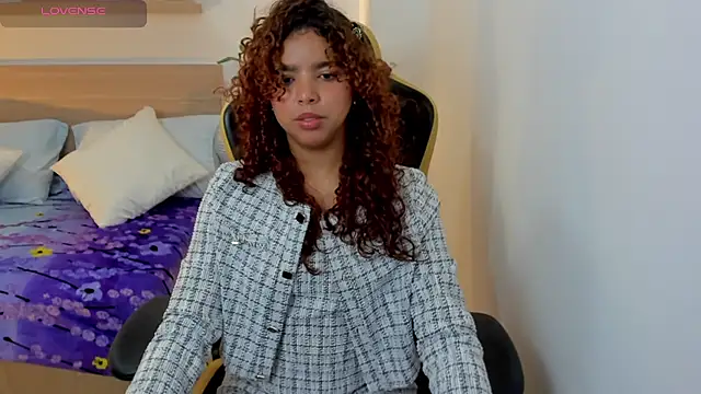 aurora rodriguez online show from 02.18.25