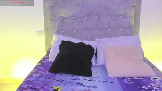 aurora rodriguez online show from 03.09.25