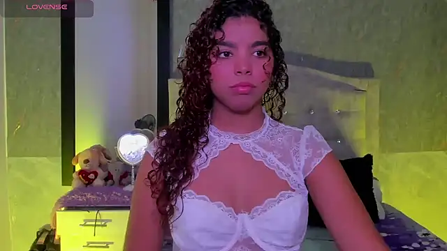 aurora rodriguez online show from 03.22.25
