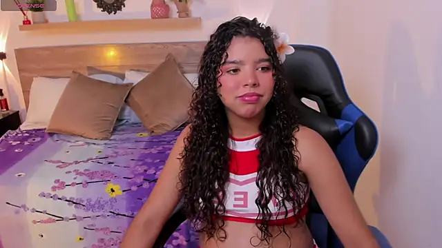 aurora rodriguez online show from 10.22.25