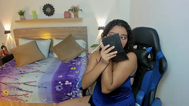 aurora rodriguez online show from 10.23.25