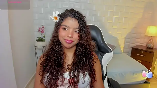 aurora rodriguez online show from 10.25.25