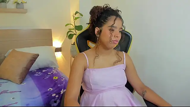 aurora rodriguez online show from 10.29.25