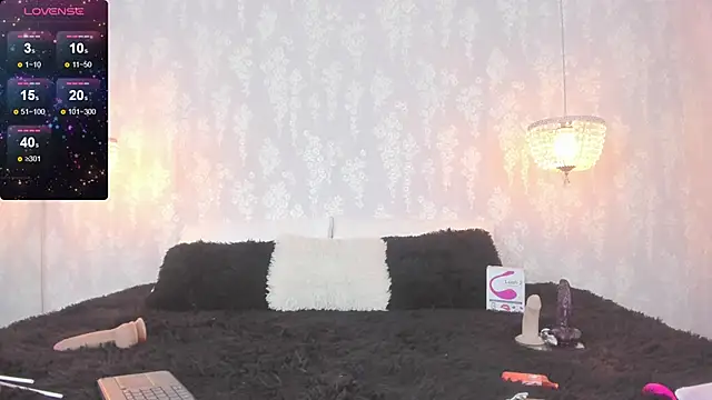 Snapshot of leigh-angels chatting on 10.25.25 leigh-angels online show from 10.25.25