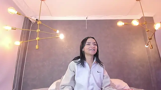 Snapshot of leigh-angels chatting on 11.06.25 leigh-angels online show from 11.06.25