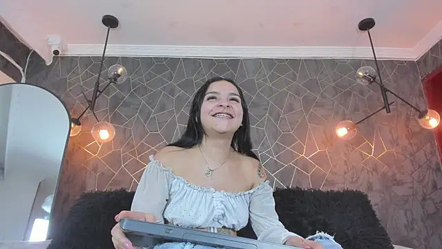 Snapshot of leigh-angels chatting on 06.03.26 leigh-angels online show from 06.03.26