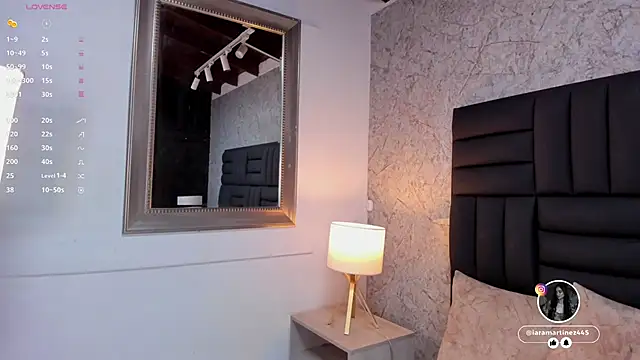 Snapshot of iara_martinez chatting on 10.12.25 iara martinez online show from 10.12.25