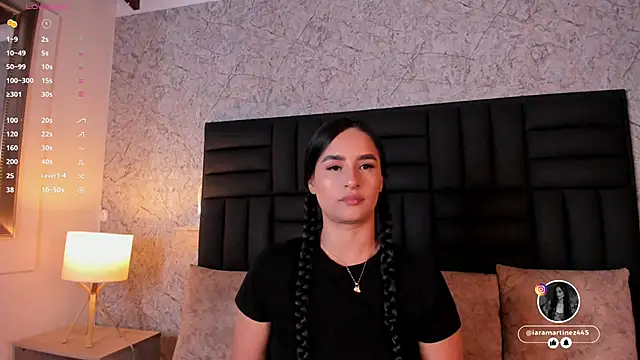 Snapshot of iara_martinez chatting on 10.13.25 iara martinez online show from 10.13.25