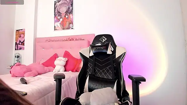 Snapshot of little_jade chatting on 10.30.25 little jade online show from 10.30.25