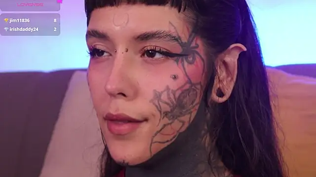 Snapshot of SylveonFox chatting on 11.07.25 SylveonFox online show from 11.07.25