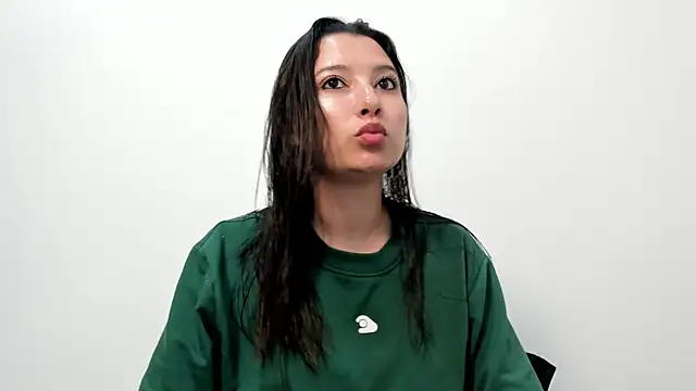 Snapshot of cami-01 chatting on 09.29.25 cami-01 online show from 09.29.25