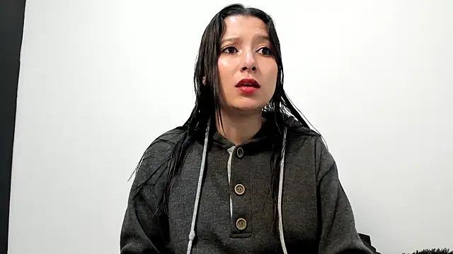 Snapshot of cami-01 chatting on 11.10.25 cami-01 online show from 11.10.25