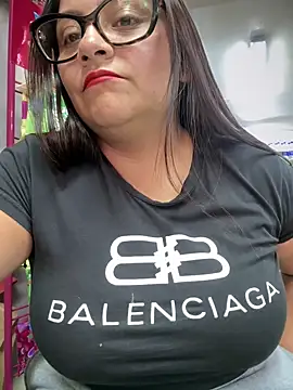 Snapshot of Sol_biglips chatting on 12.15.24 Sol biglips online show from 12.15.24