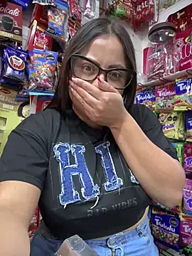 Snapshot of Sol_biglips chatting on 12.19.24 Sol biglips online show from 12.19.24