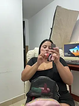 Snapshot of Sol_biglips chatting on 07.14.26 Sol biglips online show from 07.14.26