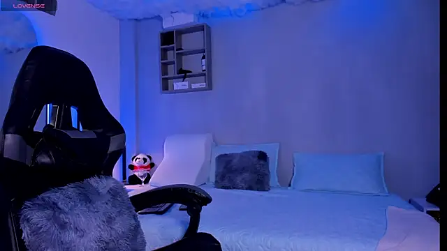 Snapshot of MarcoSullivan chatting on 10.20.25 MarcoSullivan online show from 10.20.25