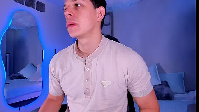 Snapshot of MarcoSullivan chatting on 11.15.25 MarcoSullivan online show from 11.15.25