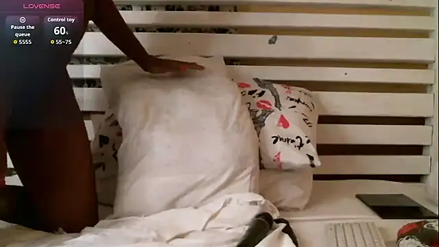 black sexy queen online show from 11.07.25