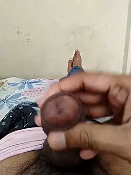 AUNTY1984 online show from 10.07.25