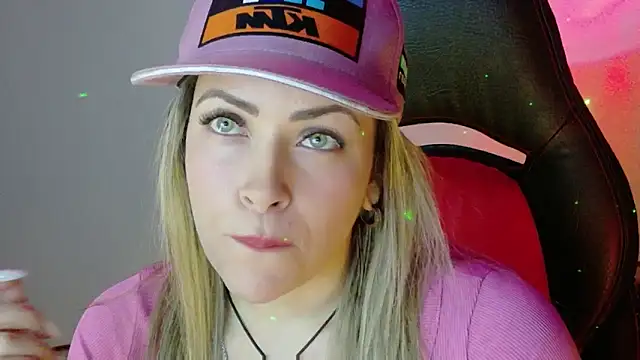 Snapshot of Natalia_Montoya chatting on 11.05.25 Natalia Montoya online show from 11.05.25