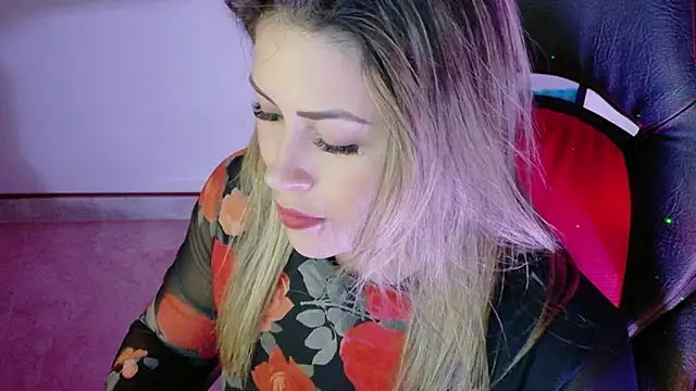 Snapshot of Natalia_Montoya chatting on 11.09.25 Natalia Montoya online show from 11.09.25