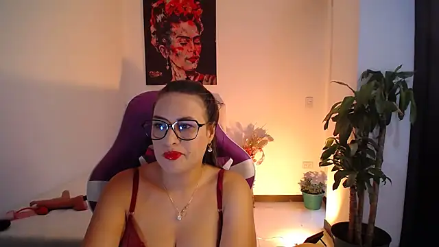 esmeraldaa230 online show from 10.31.25