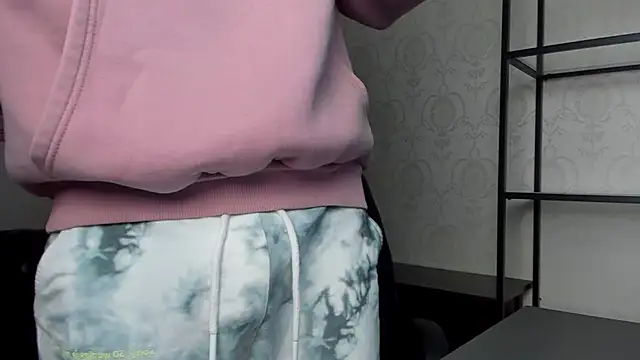 Snapshot of BrandonTate chatting on 12.05.24 BrandonTate online show from 12.05.24