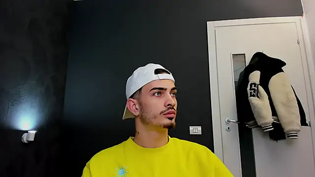 Snapshot of BrandonTate chatting on 12.09.24 BrandonTate online show from 12.09.24