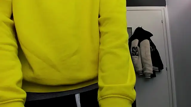 Snapshot of BrandonTate chatting on 12.09.24 BrandonTate online show from 12.09.24