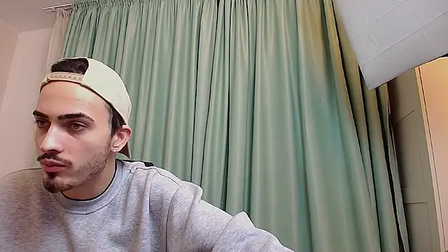 Snapshot of BrandonTate chatting on 12.12.24 BrandonTate online show from 12.12.24