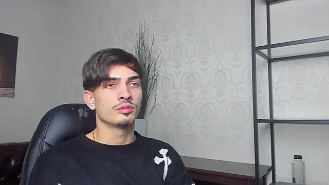 Snapshot of BrandonTate chatting on 12.13.24 BrandonTate online show from 12.13.24