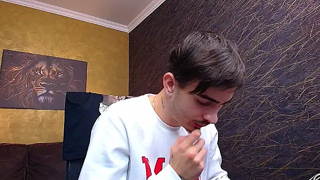 Snapshot of BrandonTate chatting on 12.17.24 BrandonTate online show from 12.17.24