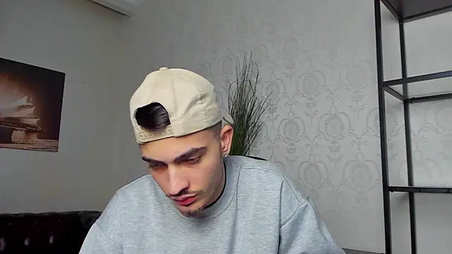 Snapshot of BrandonTate chatting on 01.07.25 BrandonTate online show from 01.07.25