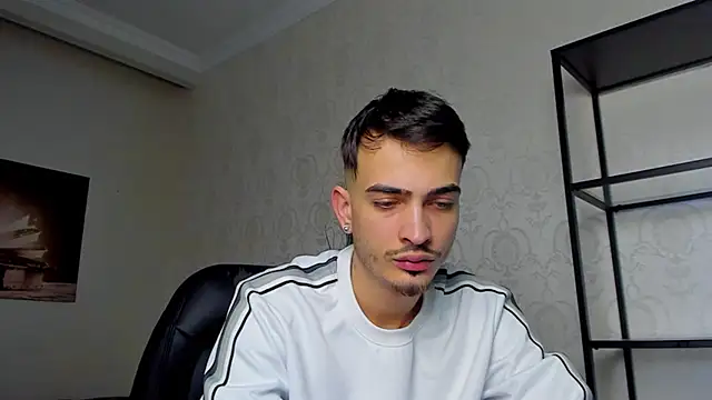 Snapshot of BrandonTate chatting on 01.10.25 BrandonTate online show from 01.10.25