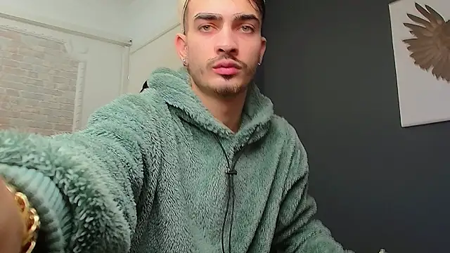 Snapshot of BrandonTate chatting on 01.17.25 BrandonTate online show from 01.17.25