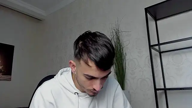 Snapshot of BrandonTate chatting on 01.18.25 BrandonTate online show from 01.18.25