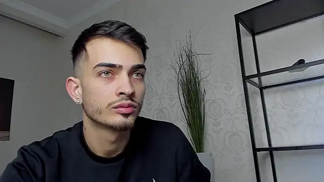 Snapshot of BrandonTate chatting on 01.20.25 BrandonTate online show from 01.20.25