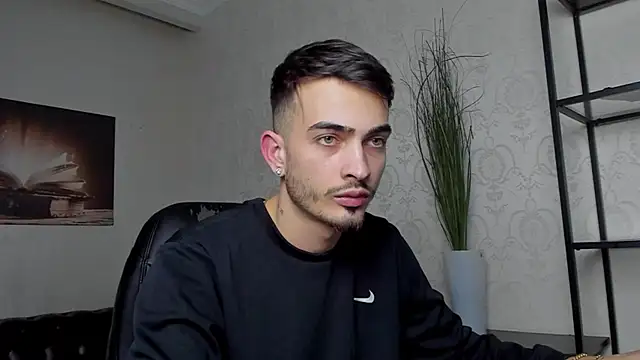 Snapshot of BrandonTate chatting on 01.21.25 BrandonTate online show from 01.21.25