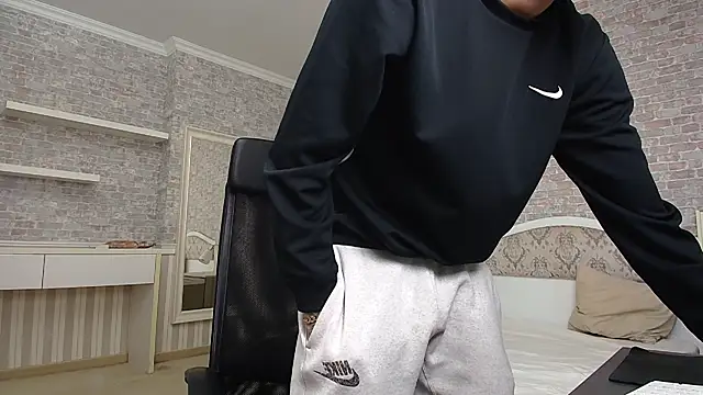 Snapshot of BrandonTate chatting on 01.30.25 BrandonTate online show from 01.30.25