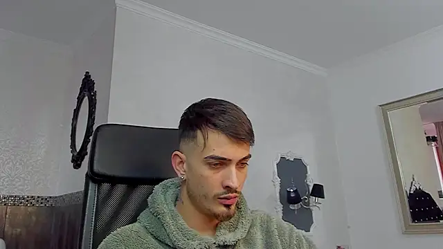 Snapshot of BrandonTate chatting on 02.04.25 BrandonTate online show from 02.04.25