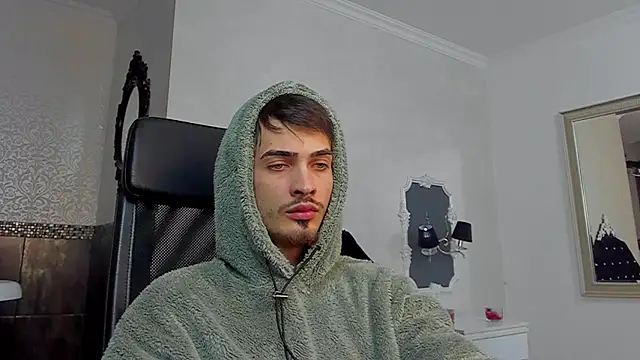 Snapshot of BrandonTate chatting on 02.04.25 BrandonTate online show from 02.04.25