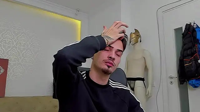 Snapshot of BrandonTate chatting on 02.05.25 BrandonTate online show from 02.05.25