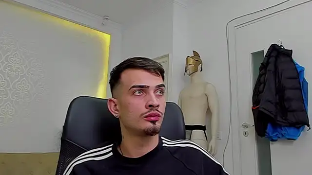 Snapshot of BrandonTate chatting on 02.06.25 BrandonTate online show from 02.06.25