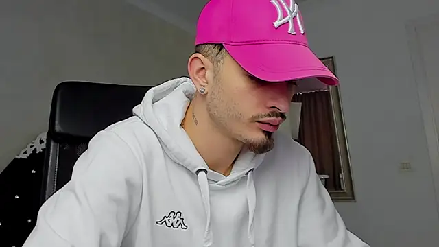 Snapshot of BrandonTate chatting on 02.12.25 BrandonTate online show from 02.12.25