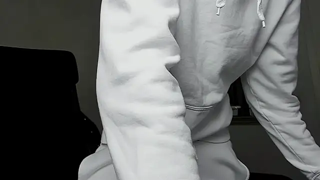 Snapshot of BrandonTate chatting on 02.12.25 BrandonTate online show from 02.12.25