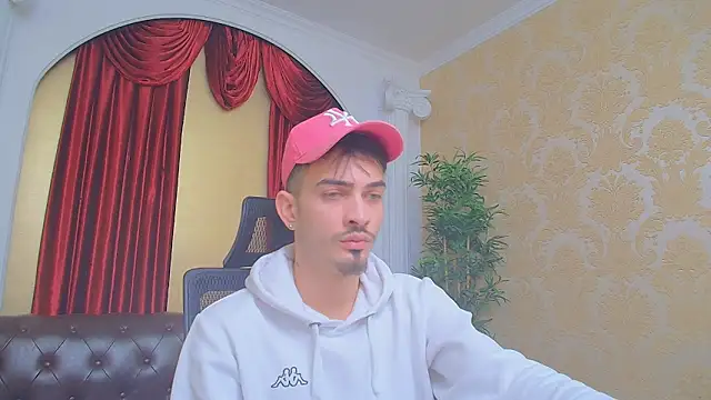 Snapshot of BrandonTate chatting on 02.13.25 BrandonTate online show from 02.13.25