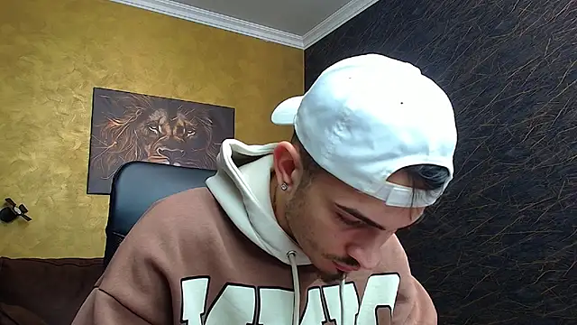 Snapshot of BrandonTate chatting on 02.14.25 BrandonTate online show from 02.14.25