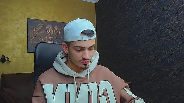 Snapshot of BrandonTate chatting on 02.14.25 BrandonTate online show from 02.14.25