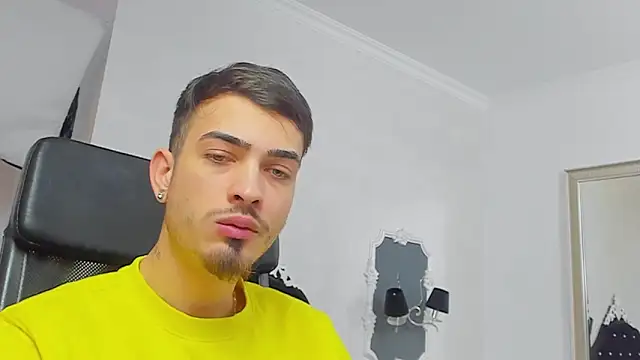 Snapshot of BrandonTate chatting on 02.18.25 BrandonTate online show from 02.18.25